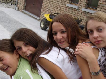 => Margot ~ Pauline ~ Daphné ~ Amélie <=